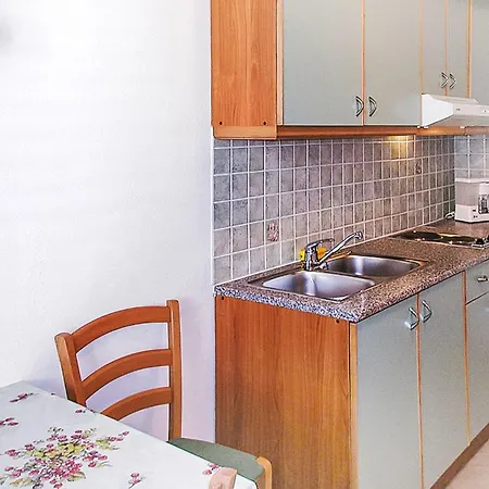 Zdenko-1 By Interhome