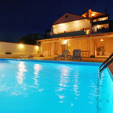 Apartamento Zdenko-1 By Interhome