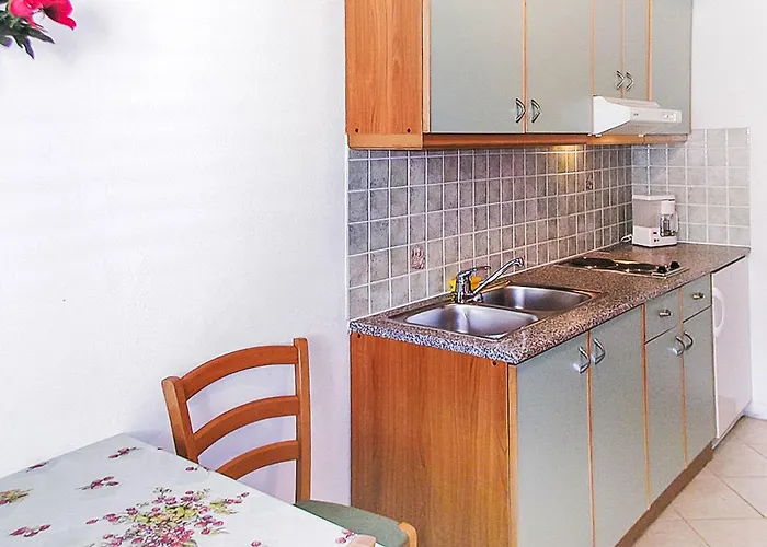 Zdenko-1 By Interhome